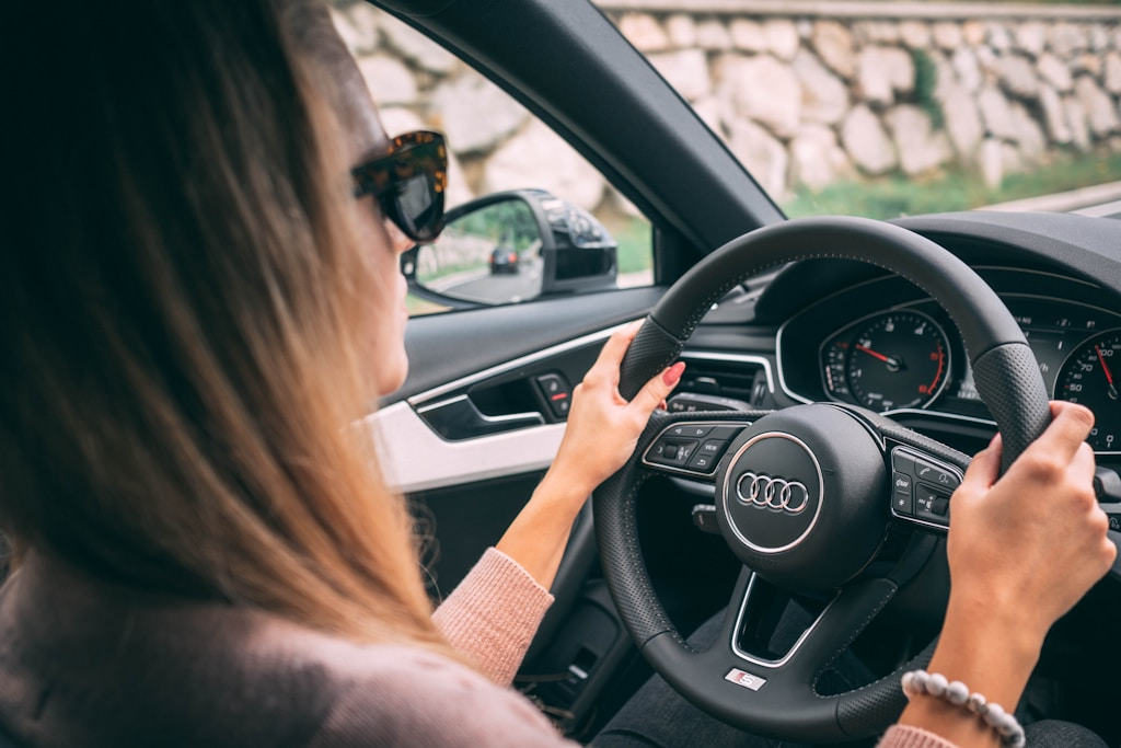 Szukasz elektrycznego kombi sportowego? Poznaj zalety Audi S6 Avant e-tron!