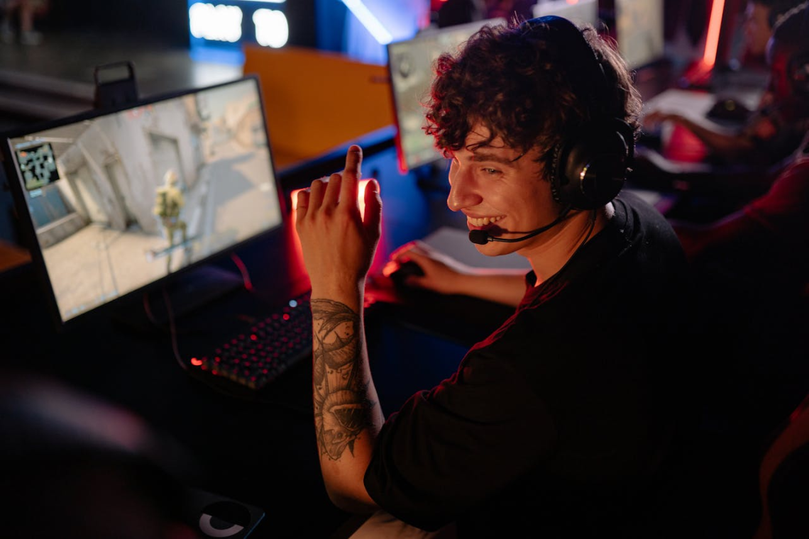Kapitalizacja rynku gier „cozy”: Dlaczego sielankowe, bezstresowe gry nadal dominują na listach przebojów indie w 2026 roku?