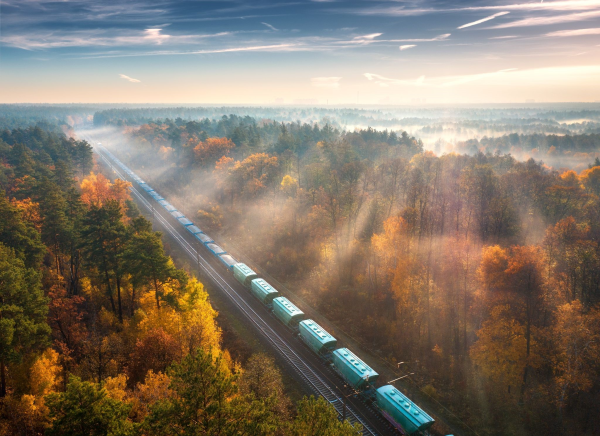 Czy warto korzystać dziś z transportu kolejowego towarów?